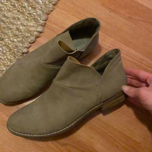 American Eagle Booties